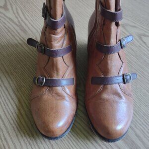 Eric Michael low wedge leather ankle boots booties - size 39 (size 8.5) - EUC